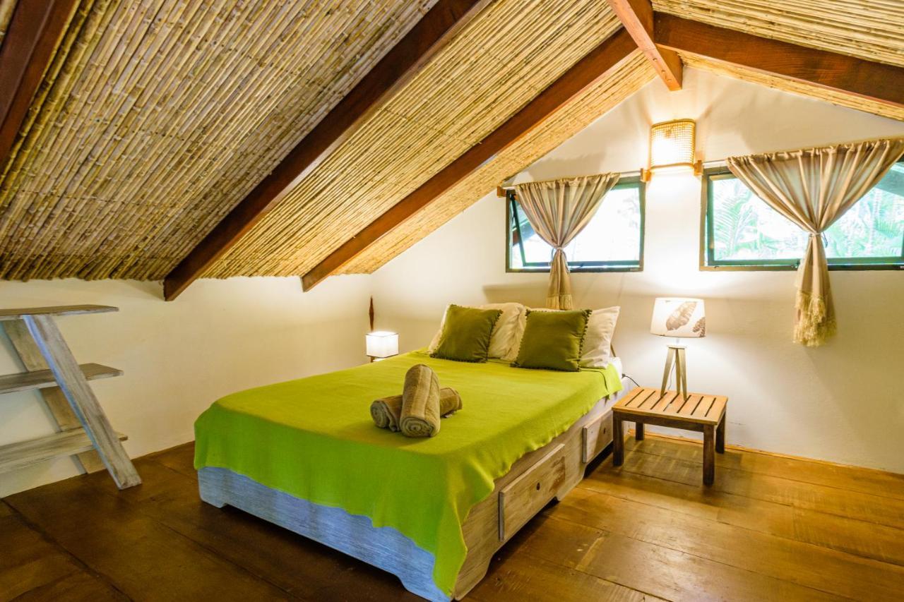 Funky Monkey Lodge Playa Santa Teresa  Exterior foto