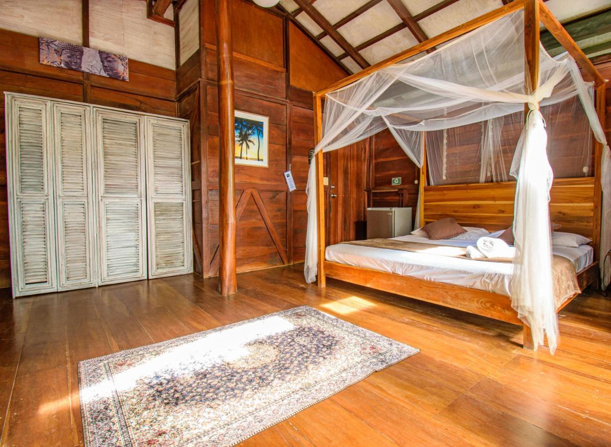 Funky Monkey Lodge Playa Santa Teresa  Exterior foto